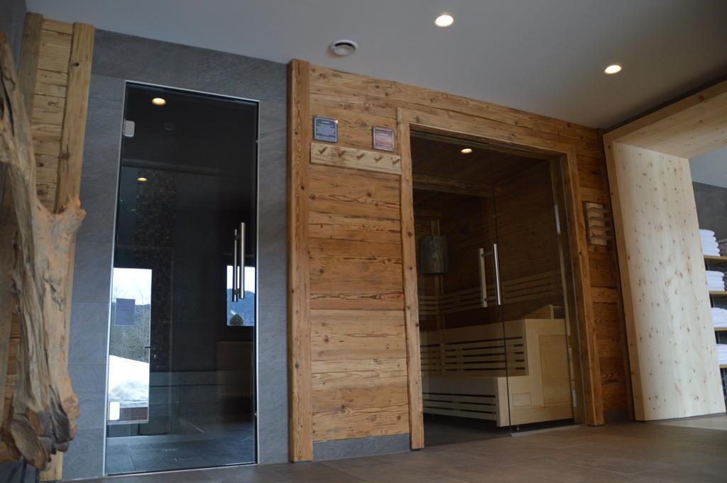 Landhotel Zum Bad Krün エクステリア 写真