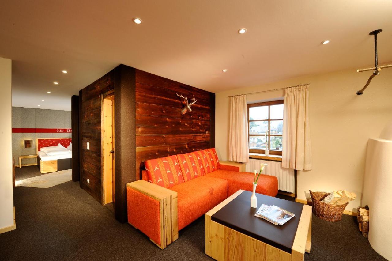 Landhotel Zum Bad Krün エクステリア 写真
