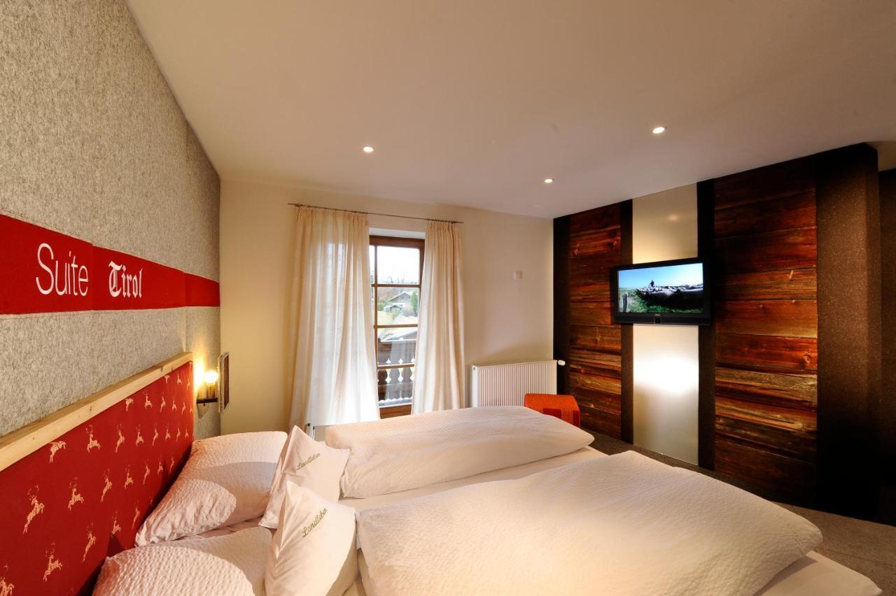 Landhotel Zum Bad Krün エクステリア 写真